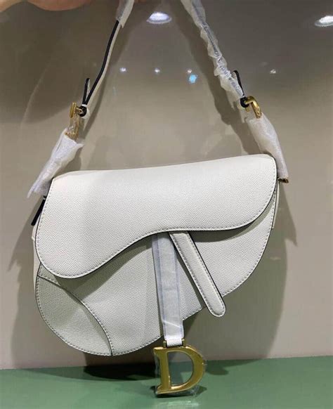 bolsa dior saddle blanca|Dior iphone saddle bag.